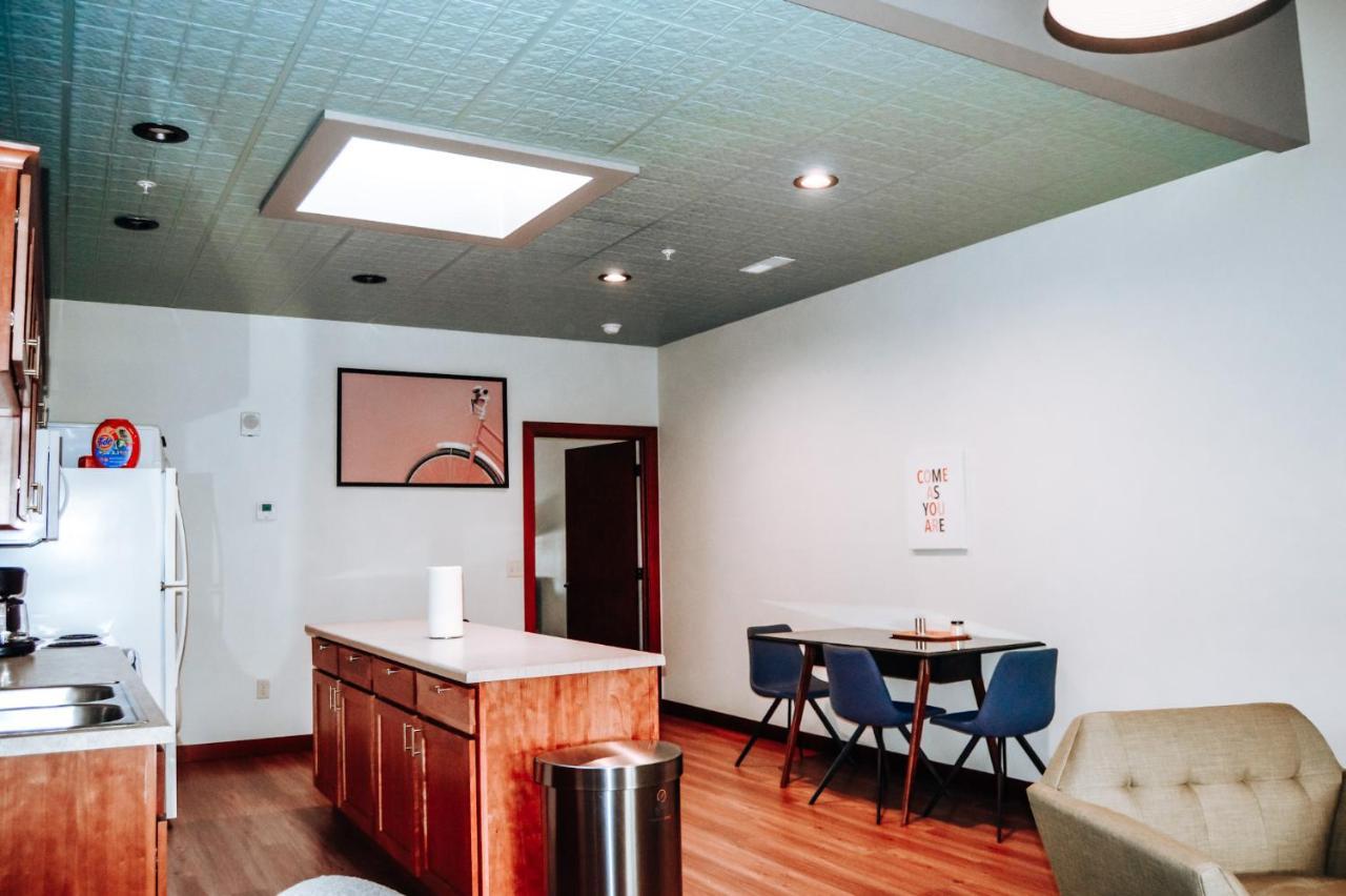 Modern Down Town Base Camp! Apartamento Rapid City Exterior foto